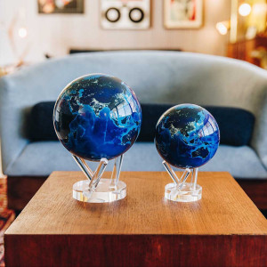 Globe Terre vue de nuit Mova