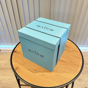 Chaque Lampe Planète est livrée dans son bel écrin Signature